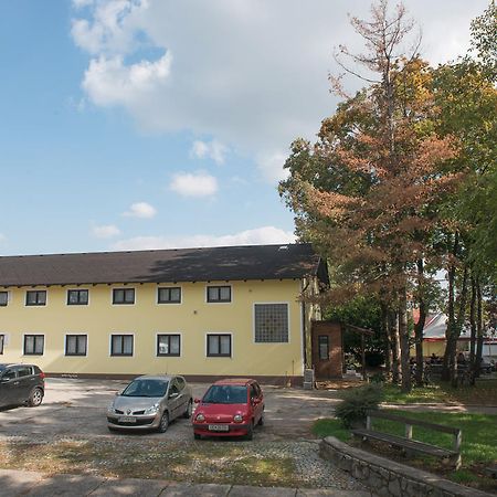Hostel M Μαριμπόρ Εξωτερικό φωτογραφία