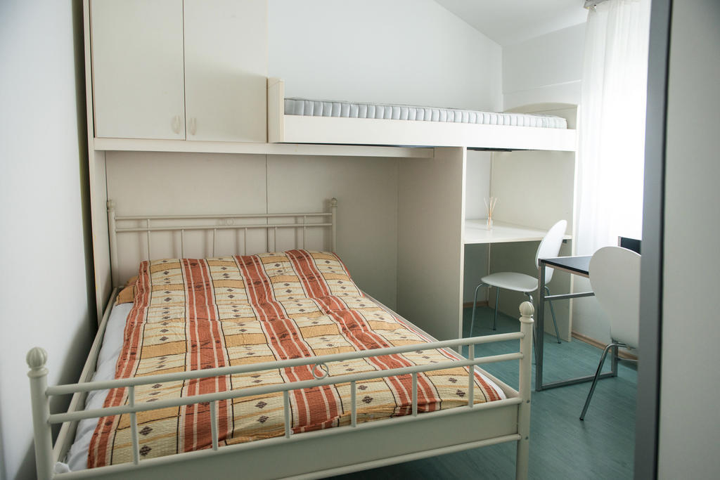 Hostel M Μαριμπόρ Δωμάτιο φωτογραφία