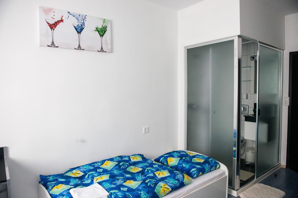Hostel M Μαριμπόρ Δωμάτιο φωτογραφία