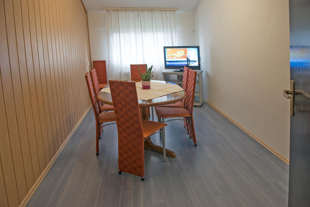 Hostel M Μαριμπόρ Εξωτερικό φωτογραφία